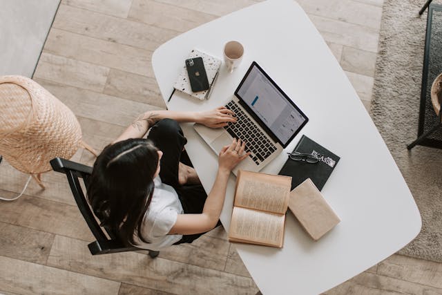 Guida completa: Come effettuare una ricerca documentale online per la tesina di maturità
